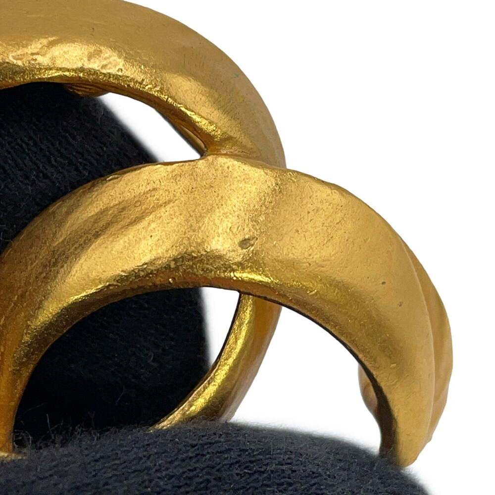 CHANEL Gold Logo Brooch - Picture 8 of 9